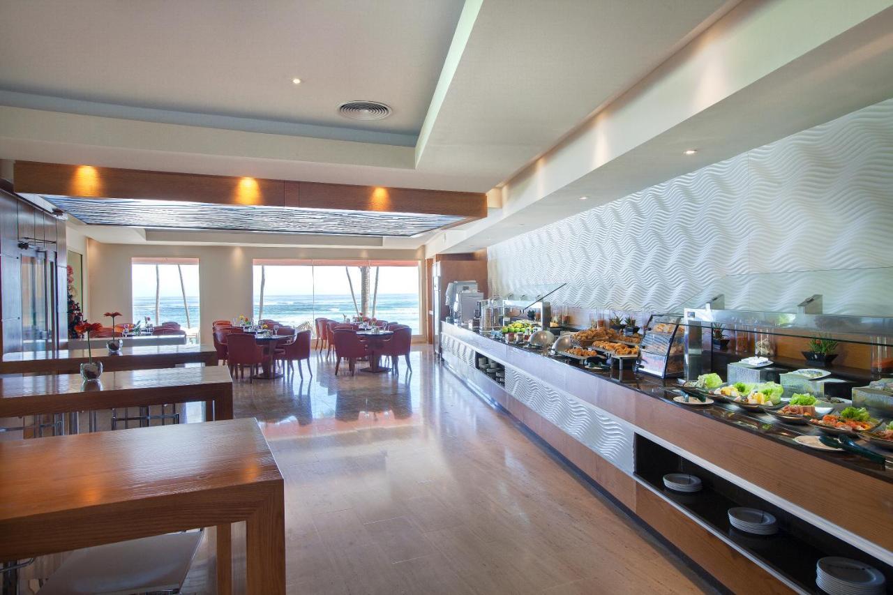 Majestic Elegance Punta Cana (Adults Only) Exterior foto The lounge at the airport