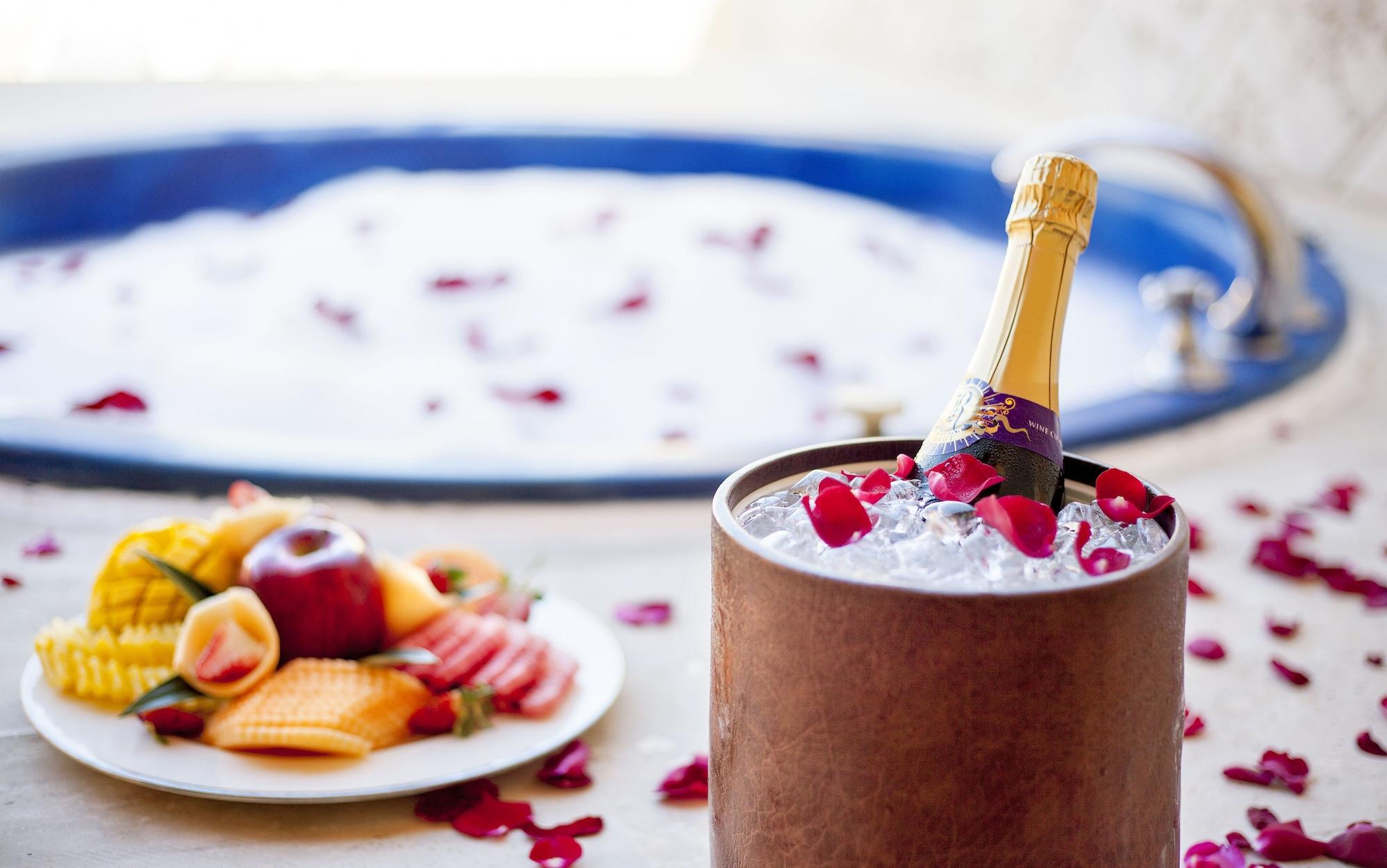 Majestic Elegance Punta Cana (Adults Only) Exterior foto A bottle of champagne in a cooler