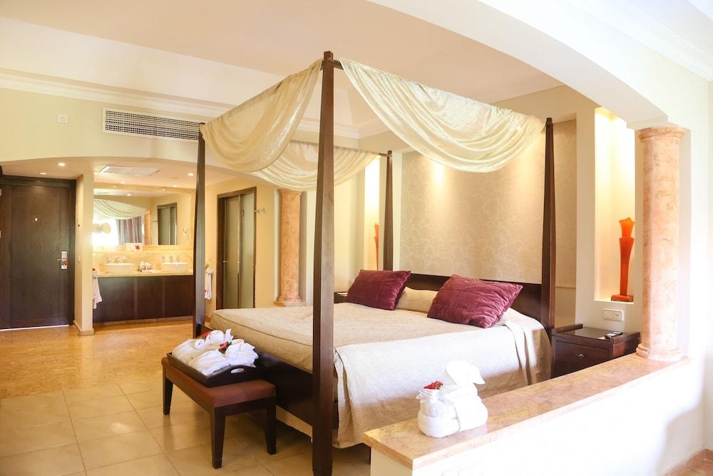 Majestic Elegance Punta Cana (Adults Only) Exterior foto Suite at the Hard Rock Hotel
