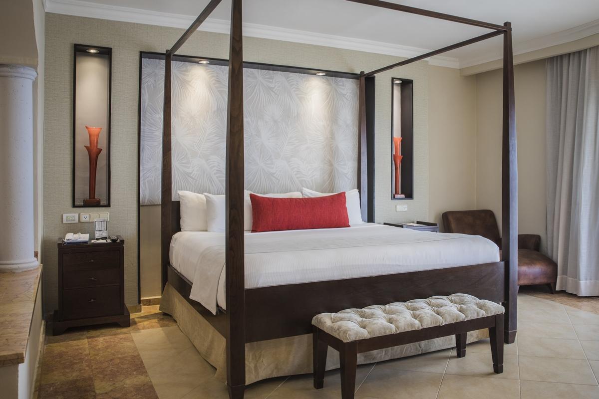 Majestic Elegance Punta Cana (Adults Only) Exterior foto A bedroom at the Hard Rock Hotel