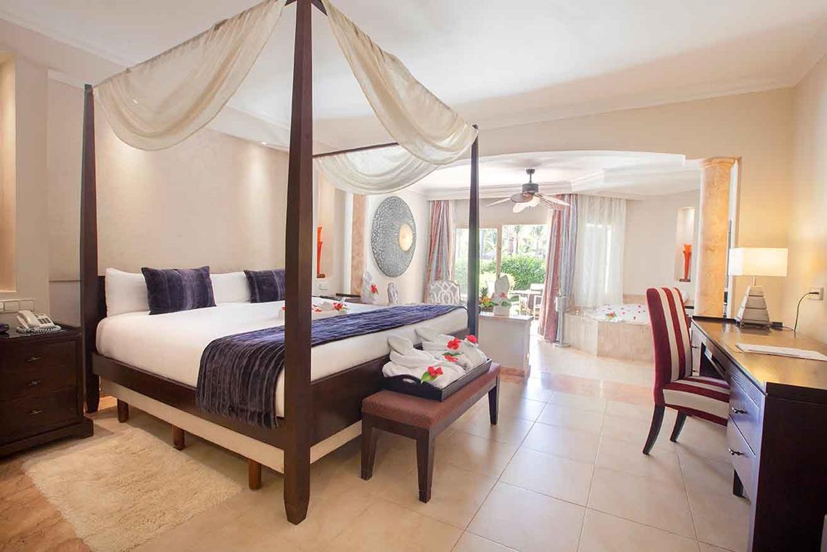 Majestic Elegance Punta Cana (Adults Only) Exterior foto Junior Suite