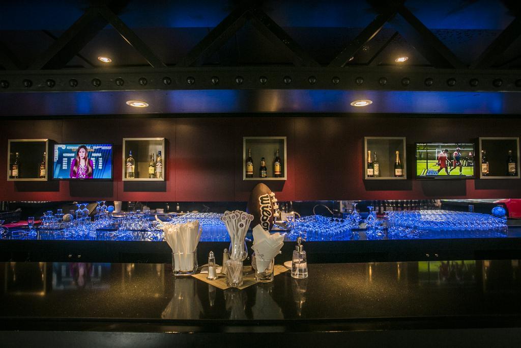 Majestic Elegance Punta Cana (Adults Only) Exterior foto The bar at the 2015 FIFA Club World Cup