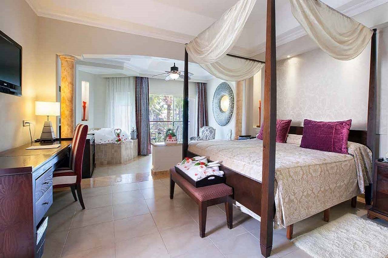 Majestic Elegance Punta Cana (Adults Only) Exterior foto A suite at the hotel